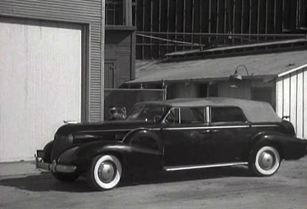 سيارة باتموبيل الأولى 1943